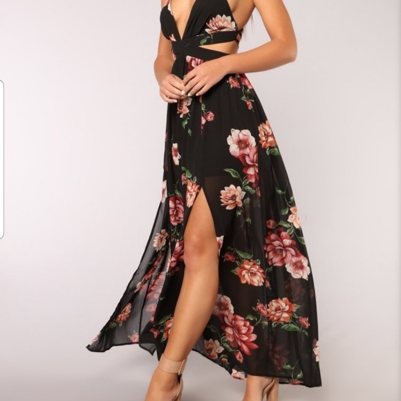 Fashion Nova Dresses & Skirts - NEW Fashion Nova Long Flowing Floral Dress